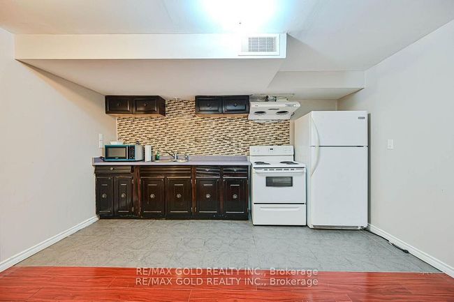 11 Caversham Dr, House attached with 6 bedrooms, 4 bathrooms and 3 parking in Brampton ON | Image 36