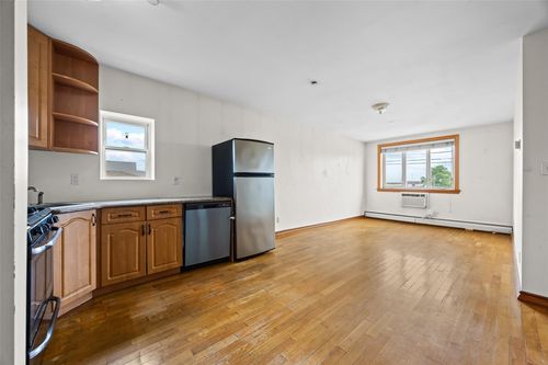 2560 Stillwell Ave, Brooklyn, NY, 11223-5802 | Card Image