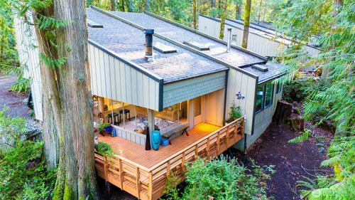 681 E Pointes Dr W, Shelton, WA, 98584-8853 | Card Image