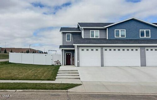 2501 6th Ave Nw, Mandan, ND, 58554-4439 | Card Image