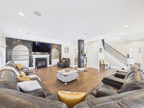 6 Angel Ct, Westport, MA, 02790-4985 | Card Image