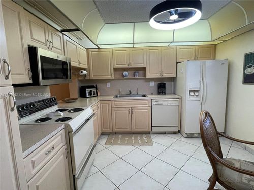 apt-208-4975 E Sabal Palm Blvd, Tamarac, FL, 33319-2648 | Card Image