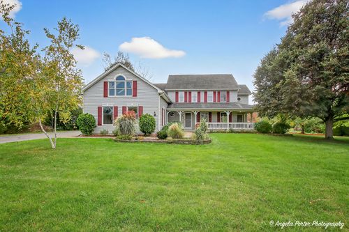 2215 Crystal Cir, Crystal Lake, IL, 60012-2209 | Card Image