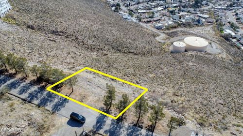 19 Hidden Hills Dr, El Paso, TX, 79902-1935 | Card Image