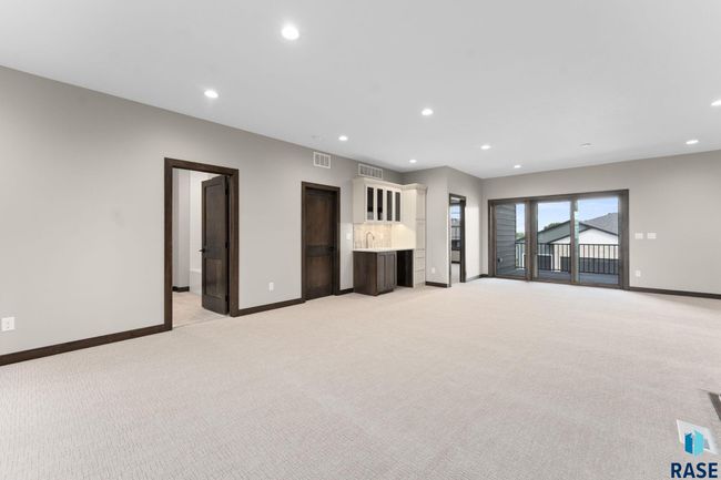 8619 W Shoreline Pl, Townhouse with 3 bedrooms, 3 bathrooms and null parking in Sioux Falls SD | Image 12