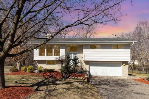 2805 Regent Ave N, Golden Valley, MN, 55422-3571 | Card Image