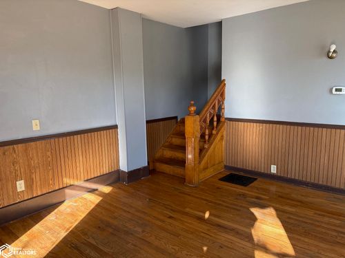 604 Hickory St, Iowa Falls, IA, 50126-2218 | Card Image