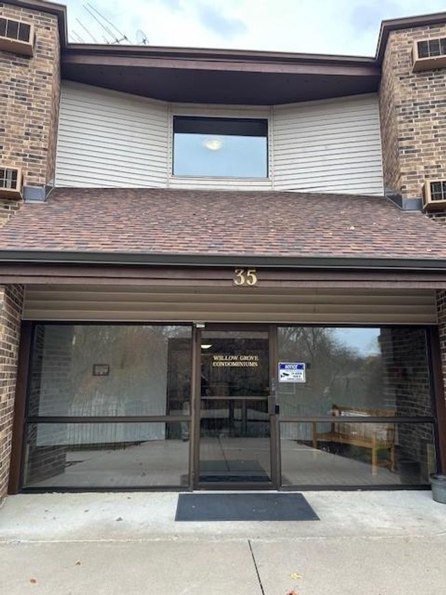 APT-121 - 35 Nathan Ln N, Condo with 2 bedrooms, 2 bathrooms and null parking in Plymouth MN | Image 10