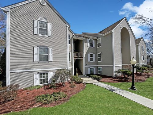 1121-1121 Washington Grn, New Windsor, NY, 12553-6917 | Card Image