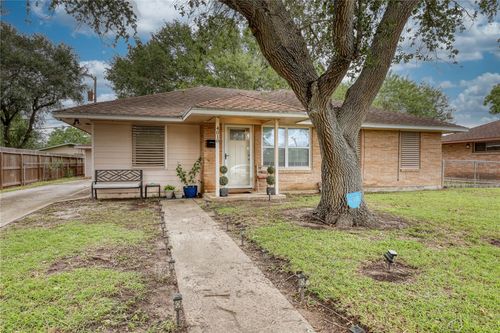 4018 Lamont St, Corpus Christi, TX, 78411-3402 | Card Image