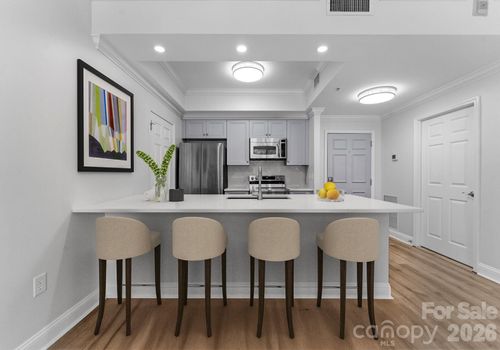 509-300 W 5th St, Charlotte, NC, 28202-1527 | Card Image