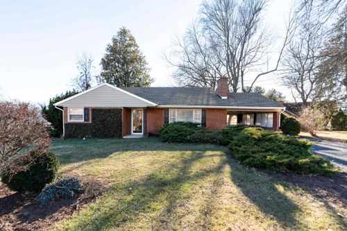 301 Valley View Dr, STAUNTON, VA, 24401-2102 | Card Image