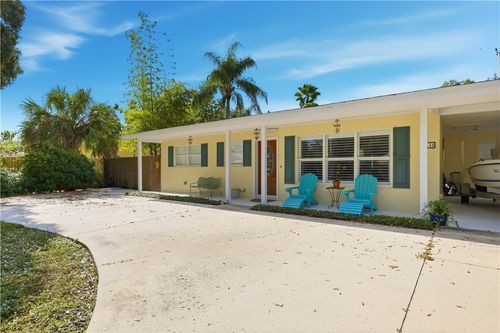 2145 30th Ave, Vero Beach, FL, 32960-3021 | Card Image