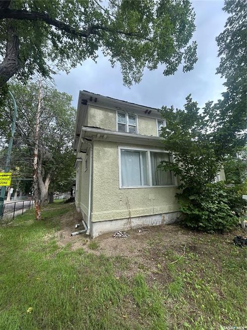 1961 Montreal Street, Regina, SK, S4P1L4 | Card Image