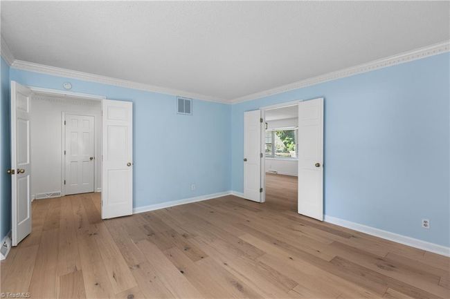 Living Room | Image 18