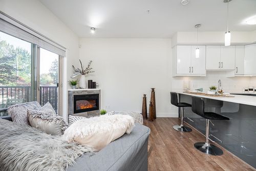 12-4033 Dominion St, Burnaby, BC, V5G0C2 | Card Image