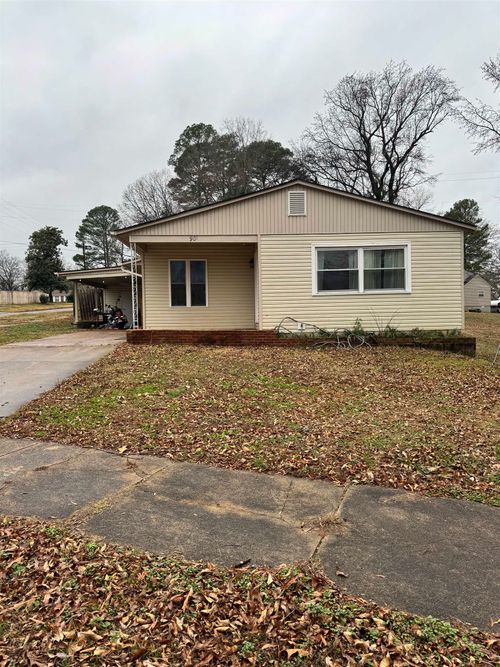 901 Broadway St, Sheffield, AL, 35660-3635 | Card Image