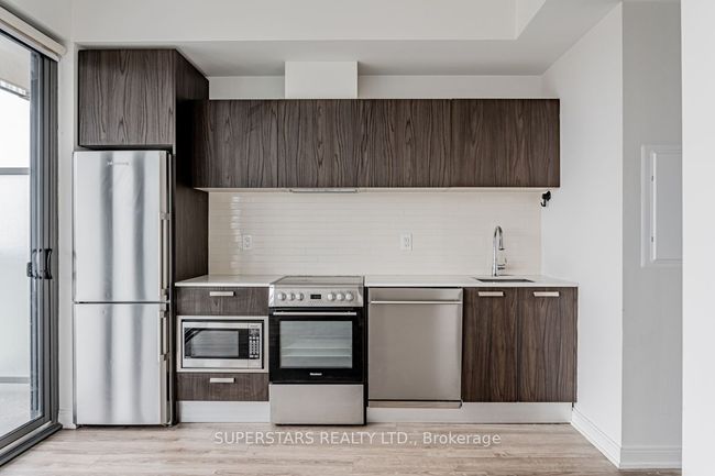 2413 - 50 Charles St E, Condo with 0 bedrooms, 1 bathrooms and null parking in Toronto ON | Image 9