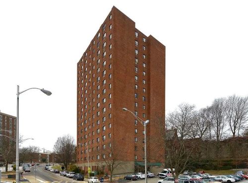 75 East Ave, Pawtucket, RI, 02860-4015 | Card Image