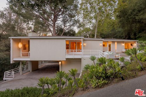 2275 Bowmont Dr, Beverly Hills, CA, 90210 | Card Image