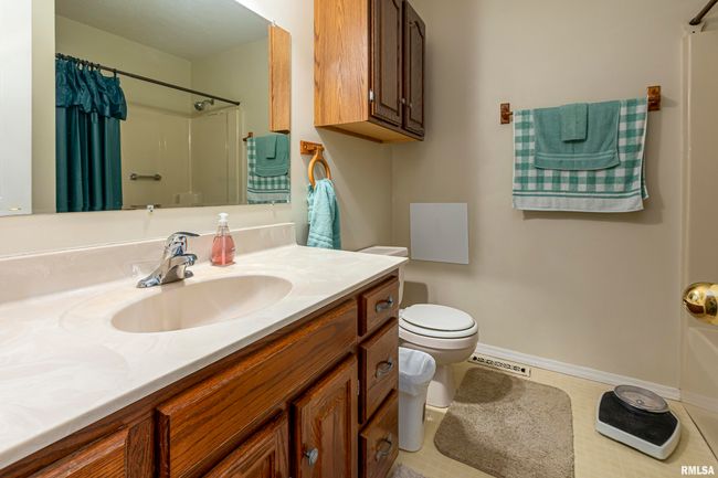 1202 S Hadfield St, House other with 3 bedrooms, 2 bathrooms and null parking in Marion IL | Image 14