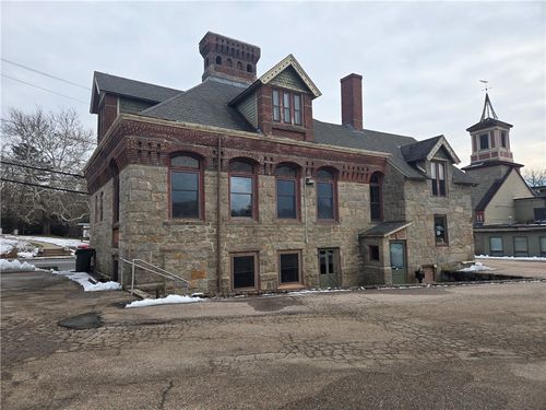 1074 Kingstown Road, South Kingstown, RI, 02879 | Card Image