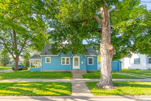 224 Kern St, Waterloo, IA, 50703-2422 | Card Image