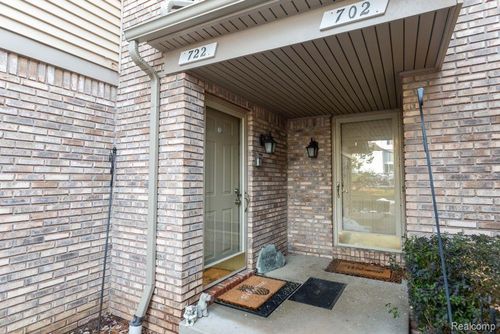 722 S Milford Rd, Milford, MI, 48381-2797 | Card Image