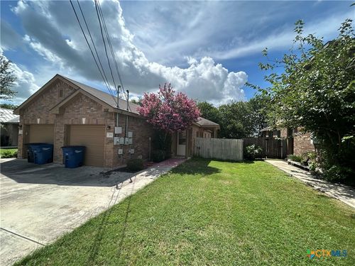 208 Anne Louise Dr, New Braunfels, TX, 78130-3493 | Card Image