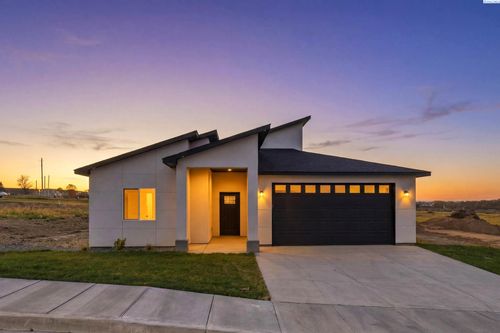 405 Hogan St, Sunnyside, WA, 98944-4202 | Card Image