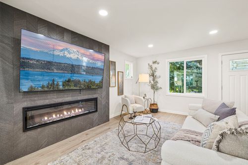 2914 E Columbia St, Seattle, WA, 98122-5040 | Card Image