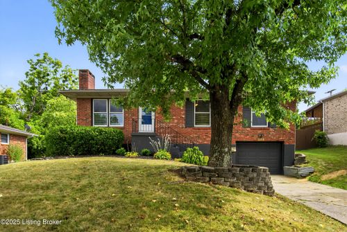 3268 Sutherland Dr, Lexington, KY, 40517-2821 | Card Image