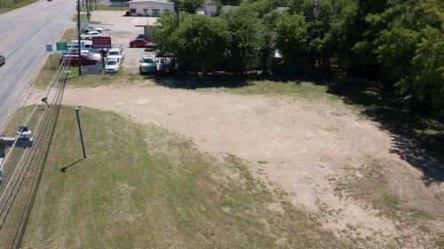 100 Brewster St, Robinson, TX, 76706-4602 | Card Image