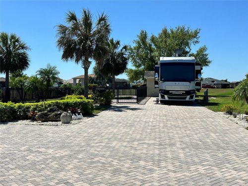 728 Teaberry Trl, POLK CITY, FL, 33868-5158 | Card Image