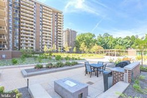 101-1800 Old Meadow Rd, MCLEAN, VA, 22102-1809 | Card Image