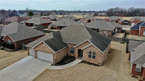 971 Harvest St, Centerton, AR, 72719-7710 | Card Image