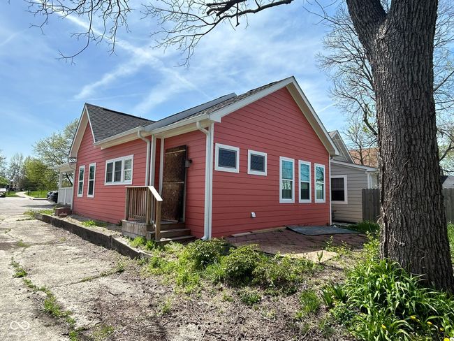 EXTERIOR | Image 4