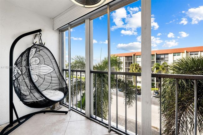 APT-432C - 5300 Ne 24 Th Ter, Condo with 2 bedrooms, 2 bathrooms and null parking in Fort Lauderdale FL | Image 17