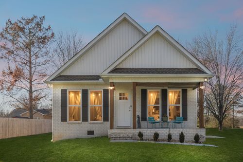 829 Luttrell Ave, Smithville, TN, 37166-2212 | Card Image