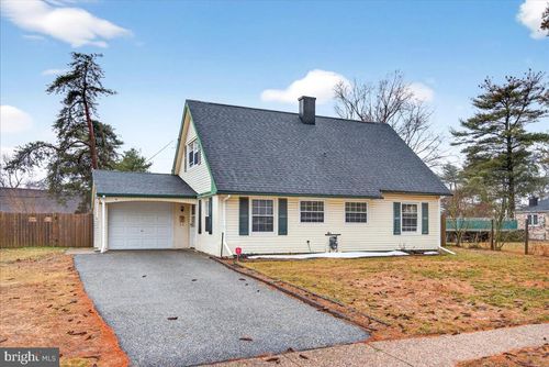 6 Sherwood Ln, Willingboro, NJ, 08046-1009 | Card Image