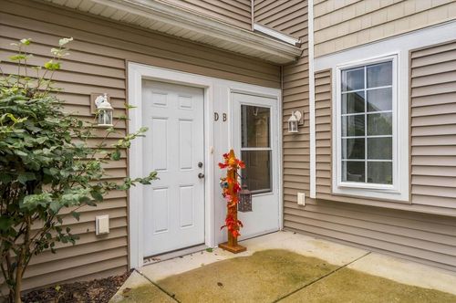 2202d-752 Bridlewood Drive, Hartford, WI, 53027 | Card Image