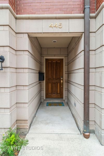 445 N Canal Street, Townhouse with 4 bedrooms, 3 bathrooms and 2 parking in Chicago IL | Image 3