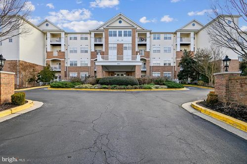 apt-212-2605 Chapel Lake Dr, GAMBRILLS, MD, 21054-1682 | Card Image