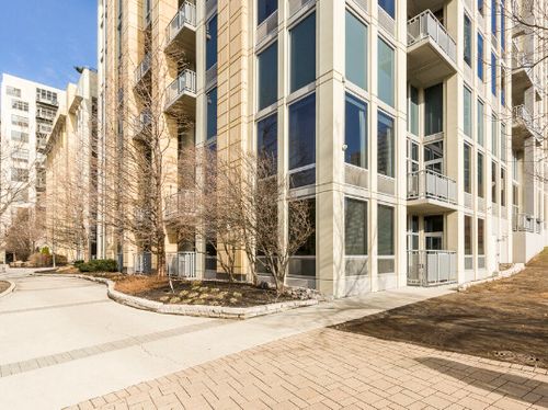 1704-700 N Larrabee St, Chicago, IL, 60654-7020 | Card Image