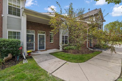 15457 Claremont Dr N, Clinton Twp, MI, 48038-3577 | Card Image