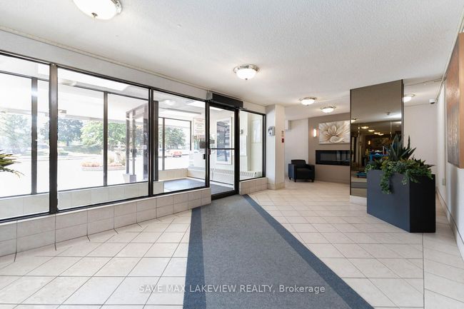 104 - 18 Knightsbridge Rd, Condo with 3 bedrooms, 2 bathrooms and null parking in Brampton ON | Image 4