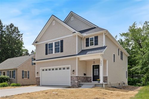 362 Oakmoor Rd, Bay Village, OH, 44140-2517 | Card Image