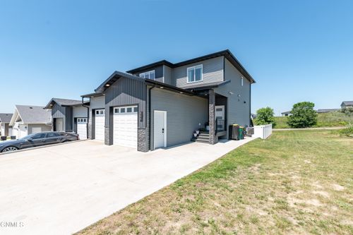 404 Lena Ct Se, Mandan, ND, 58554-5156 | Card Image