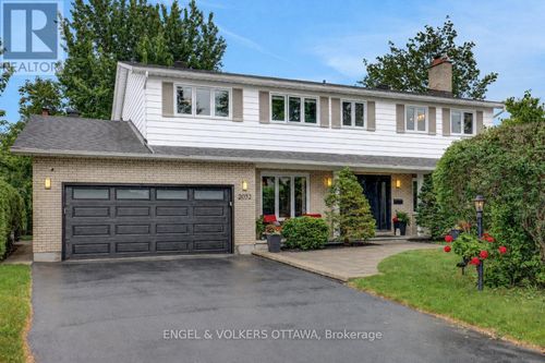 2032 Delmar Crt, Ottawa, ON, K1H5R6 | Card Image