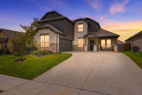 401 Llano Ln, Red Oak, TX, 75154-1673 | Card Image